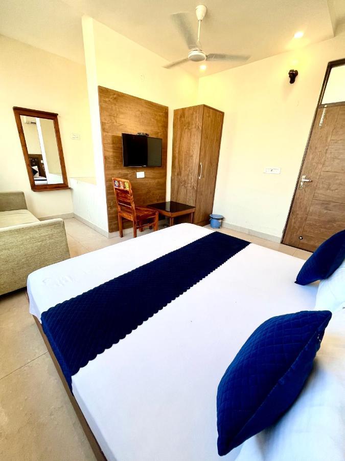 Hotel Woodcrest Zirakpur - Best Family Hotel By - A Unit Of Sidham Group Exterior photo