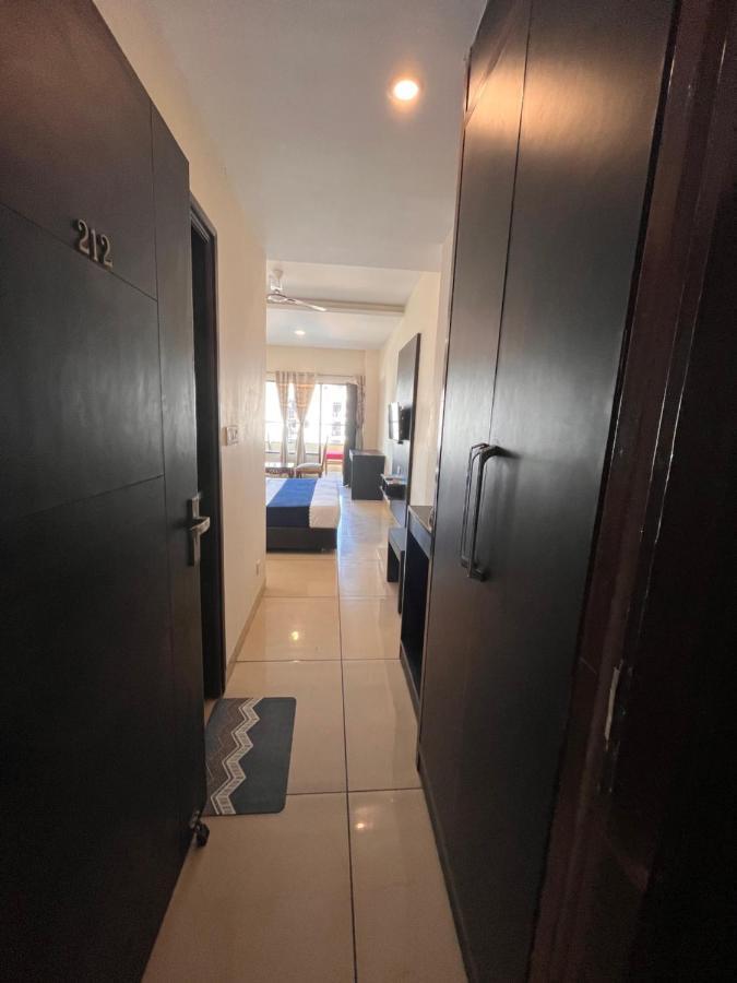 Hotel Woodcrest Zirakpur - Best Family Hotel By - A Unit Of Sidham Group Exterior photo